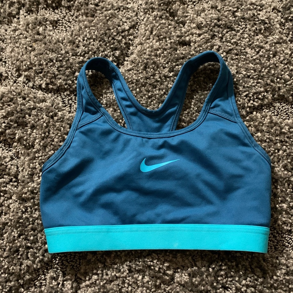 Women’s Nike sports bra size xs